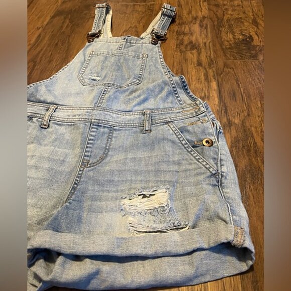 Forever 21 shorts denim overalls jeans embroidered back size 28 distressed - Picture 2 of 6